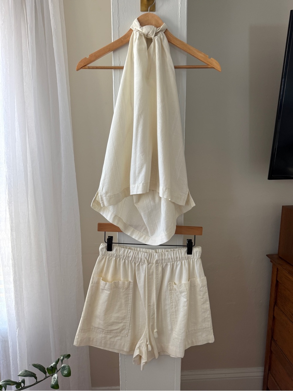 Universal Thread Ivory Halter Top & Drawstring Shorts Set Size S